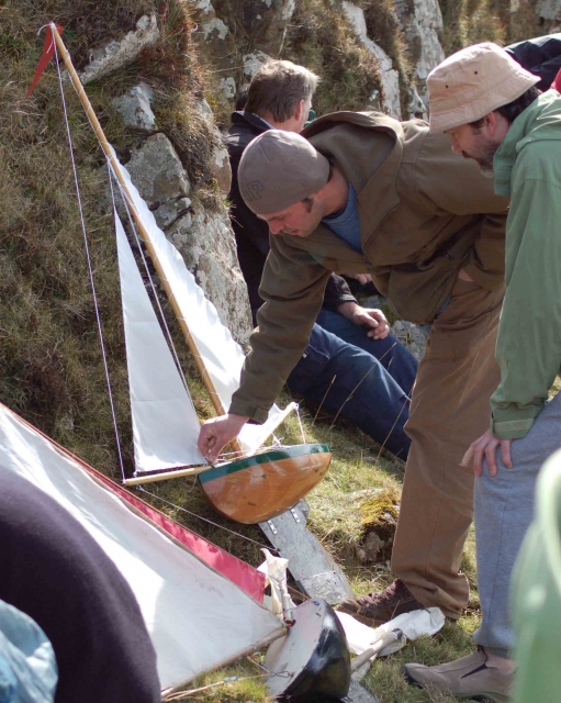 Sean McFaul checks out Stephen's boat.